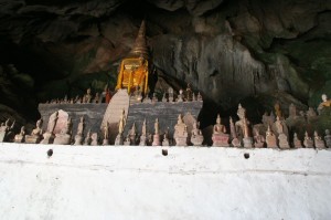 Les bouddhas de la grotte inférieure